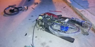 Kazada Motosiklet İkiye Ayrıldı 2 Kişi Yaralandı (2)