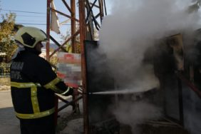 Kozanda Elektrik Trafosu Patladı 4 Mahalle Elektriksiz Kaldı (2)