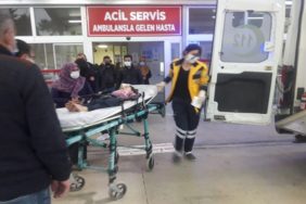 Kozan’da Motosiklet Çocuğa Çarptı 1 Ağır Yaralı (1)