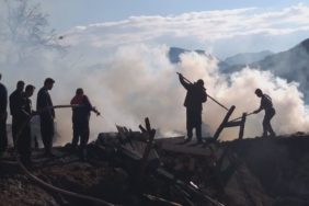 Fekede Ev Yangını Ev Yanarak Kullanılamaz Hale Geldi (3)