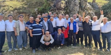 Goller-Yaylasi-Huseyin-Sozluyu-Kucakladi-5