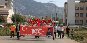 KOZANDA-LISE-OGRENCILERINDEN-CUMHURIYETIN-100.-YILINA-OZEL-YUZLERCE-BALON-GOKYUZUNE-BIRAKILDI-2