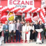 Özcan Eczanesi Göz Kamaştırıcı Bir Açılışla Hizmete Girdi (8)