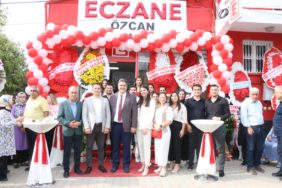 Özcan Eczanesi Göz Kamaştırıcı Bir Açılışla Hizmete Girdi (8)