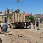 Kozan'da Hafriyat Kamyonu Facianın Eşiğinden Döndü (2)